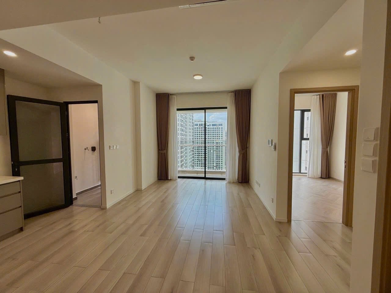 Bán căn officetel chung cư The Sun Avenue, 35m2 hướng mát, vị trí đắc địa