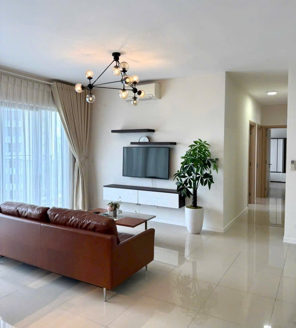 Chính chủ bán chung cư River Panorama Quận 7, căn 2PN, 2WC, sổ hồng, hỗ trợ vay giá 4,85 tỷ