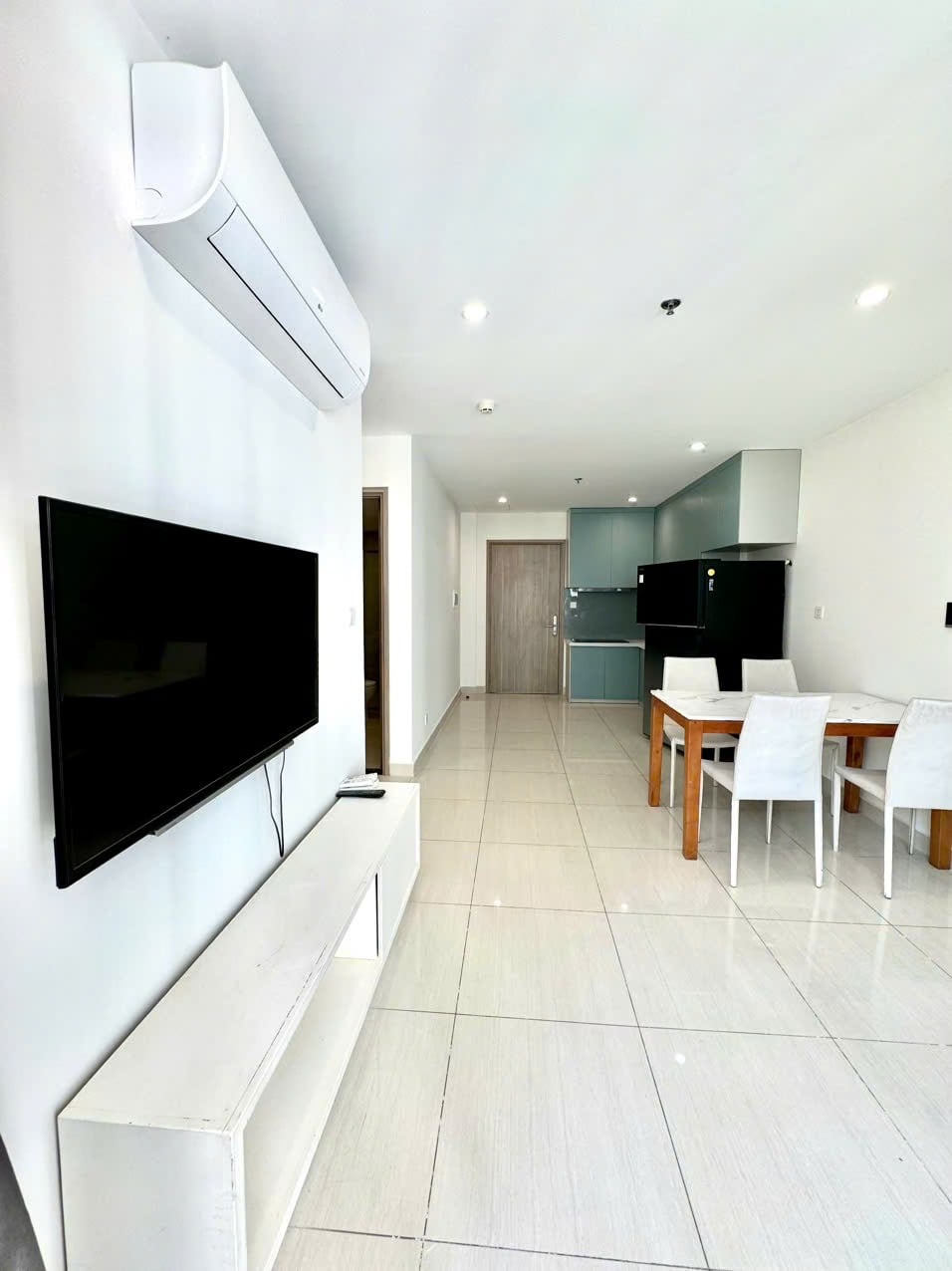 Bán nhanh căn hộ The Origami, Quận 9, 2PN2WC tầng thấp, view hồ cá Koi, giá chỉ 3,5 tỷ, nhà mới 100%