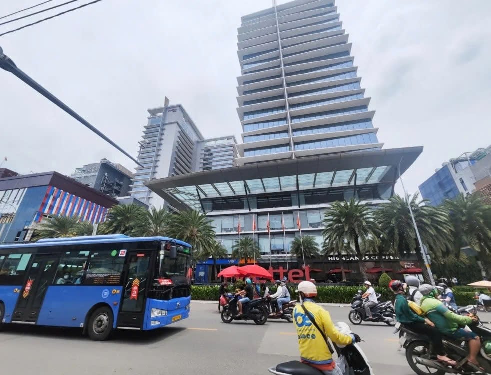 Bán tòa CHDV Cách Mạng Tháng 8, Q3, đối diện toà nhà Viettel 19 phòng, doanh thu 120tr/tháng