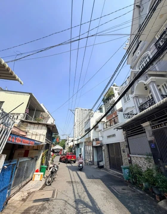 Bán nhà Bình Trưng Tây, Quận 2, nhà 2 tầng, mặt tiền đường số, gần bv Lê Văn Thịnh