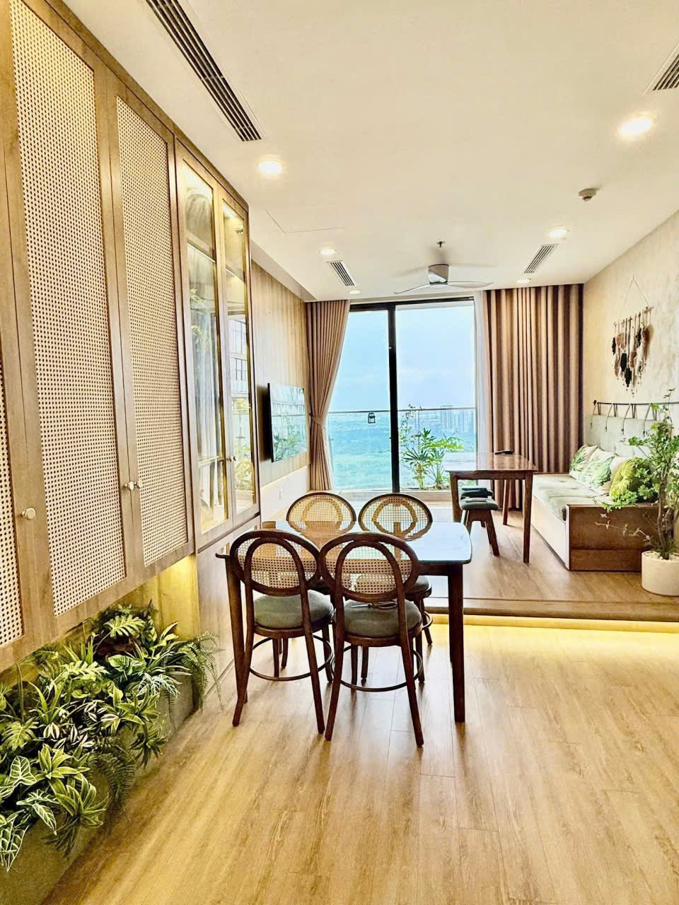 Bán căn hộ Sol Forest Ecopark, 2pn 2wc, full nội thất rất đẹp, giá chỉ 4,5 tỷ