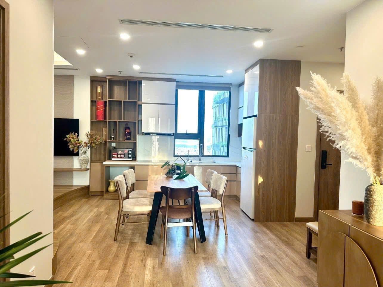 Bán căn hộ Sky Forest Residences, 63m2, view hồ, giá 5,6 tỷ
