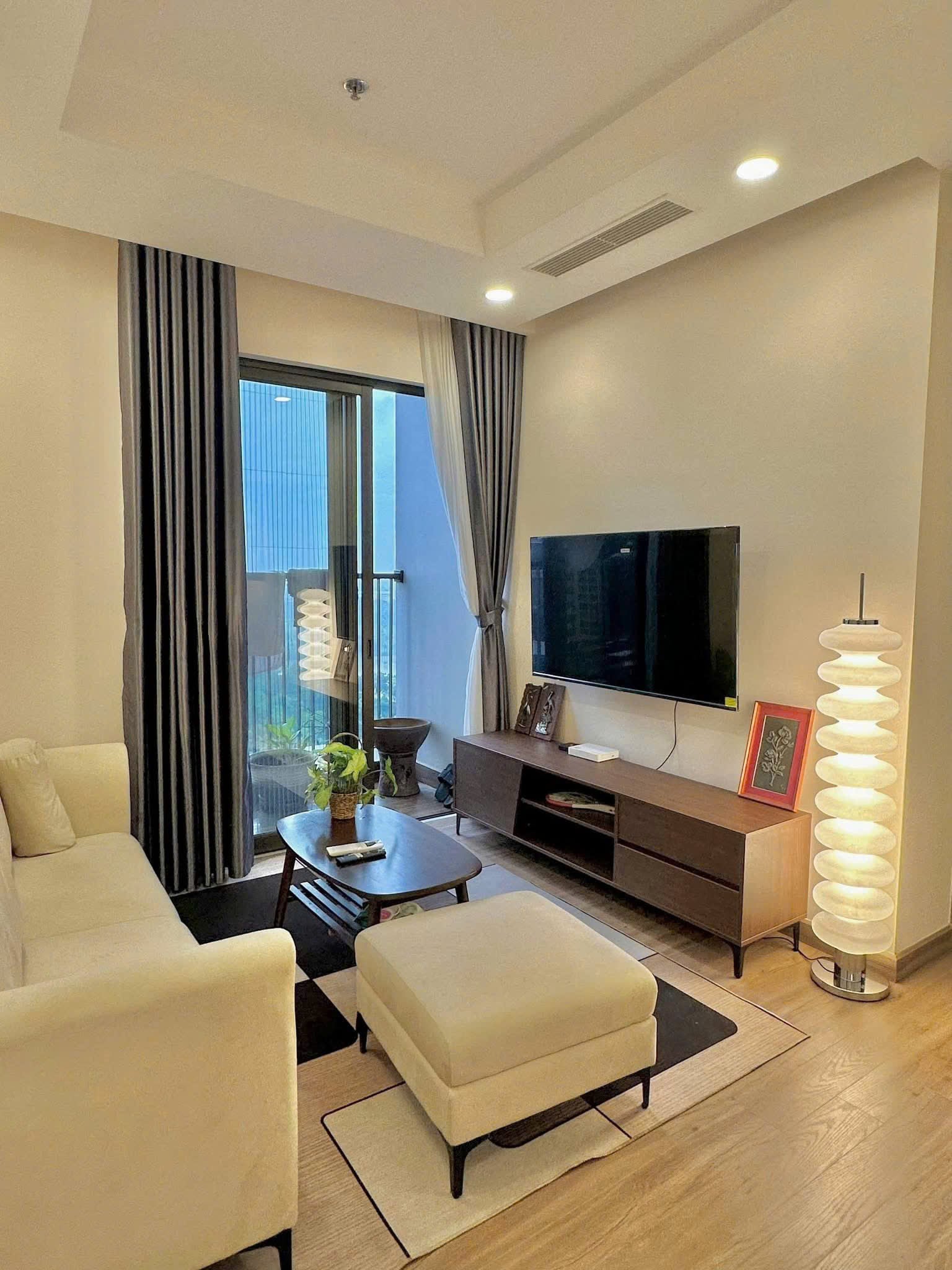 Bán căn hộ Sky Oasis, 2 ngủ, nhà đủ đồ, giá 3.85 tỷ bao phí