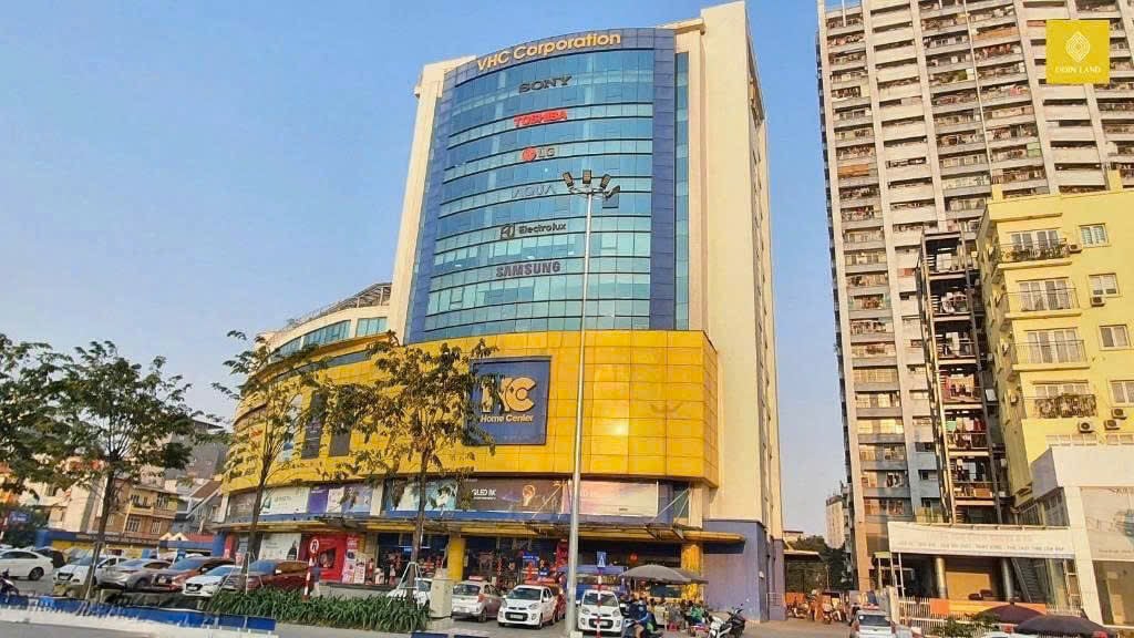 CHO THUÊ VĂN PHÒNG PHẠM VĂN ĐỒNG, 1400M2, VIEW CÔNG VIÊN, TIỆN DI CHUYỂN