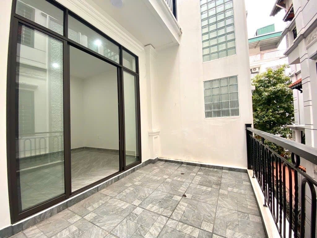 Bán nhà  Tứ Liên, Tây Hồ, 64m2 x 5 tầng thang máy, ngõ thông, giá tốt