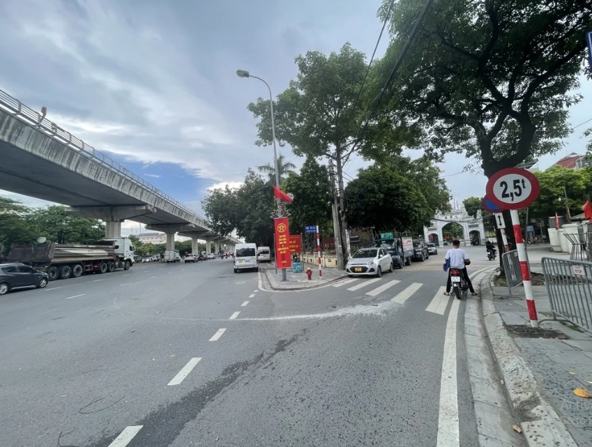 Bán nhà Nam Từ Liêm, 5 tầng, 3 bước ra ô tô, an sinh tuyệt đỉnh, đủ nội thất ở ngay