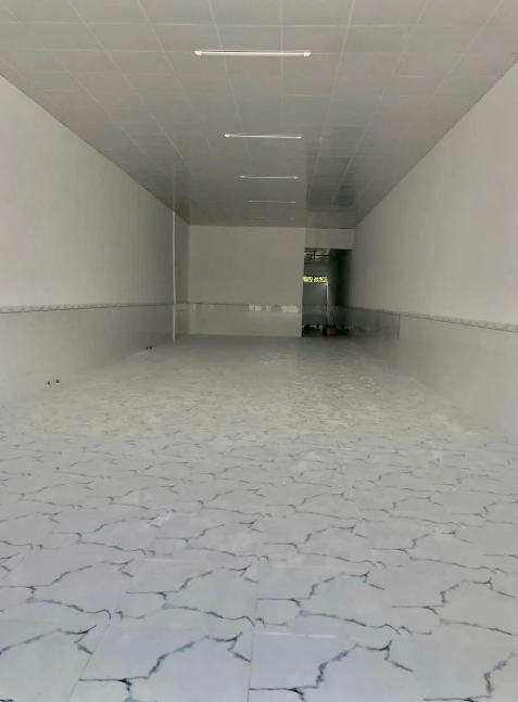 Cho thuê nhà mặt tiền Hoàng Quốc Việt, ngang 6m, giá chỉ 17 triệu/tháng