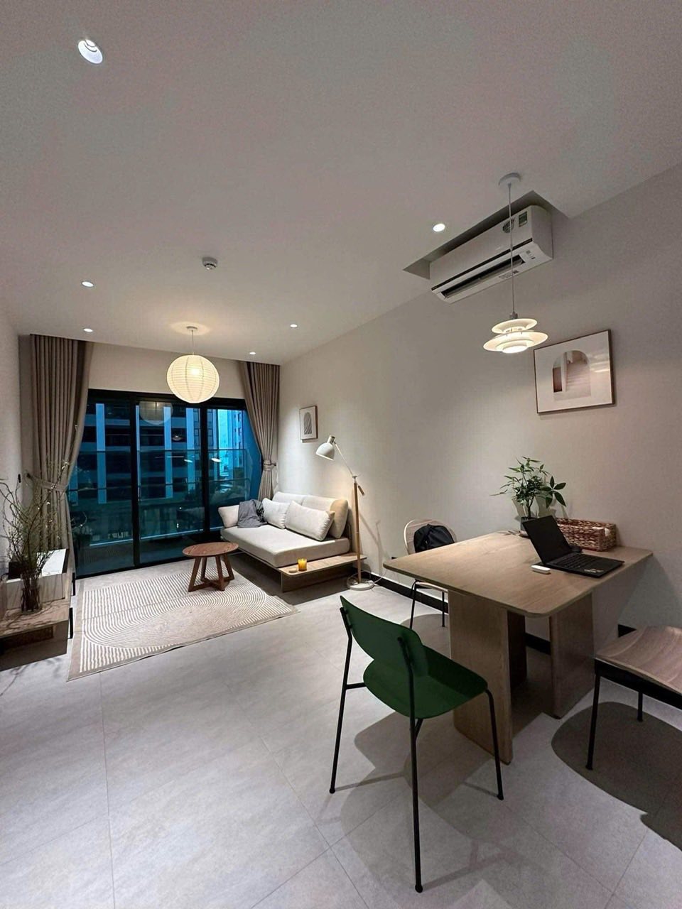 Bán căn hộ 2PN chung cư Quận 4, dt 84m2, nội thất đầy đủ, giá nhỉnh 9 tỷ