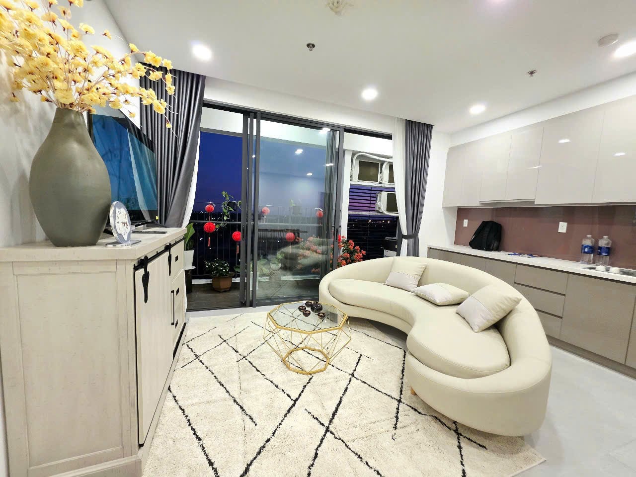 Bán căn hộ MT Eastmark City 73m2, tầng cao, view đẹp, sổ sẵn, nhà mới 100% chỉ 3,5 tỷ, hỗ trợ vay