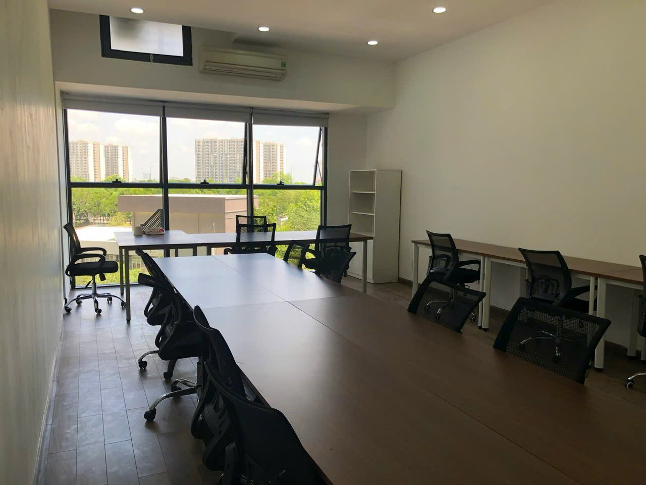 Bán căn hộ officetel The Sun Avenue 61m2, tháp trung tâm, giá chỉ 4,6x tỷ