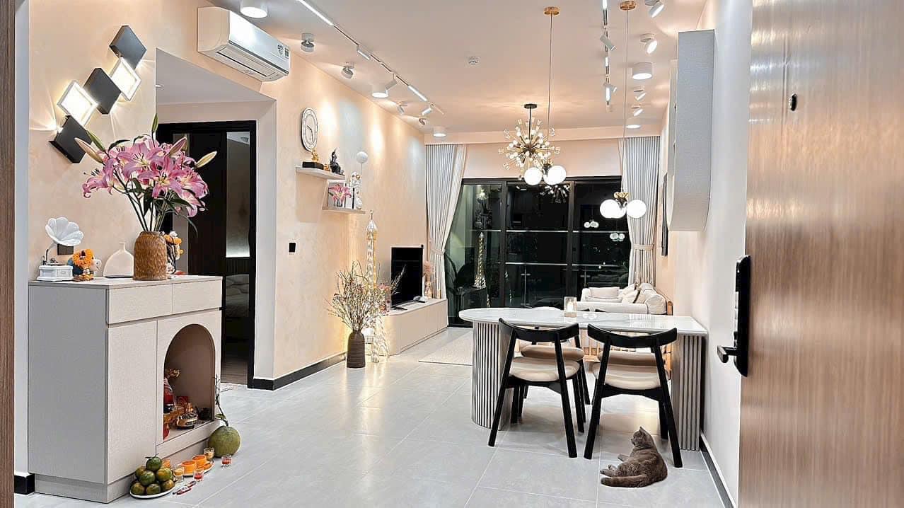 Bán căn hộ 2PN De La Sol Quận 4, 75 m2, giá tốt nhất thị trường 8,3 tỷ all in