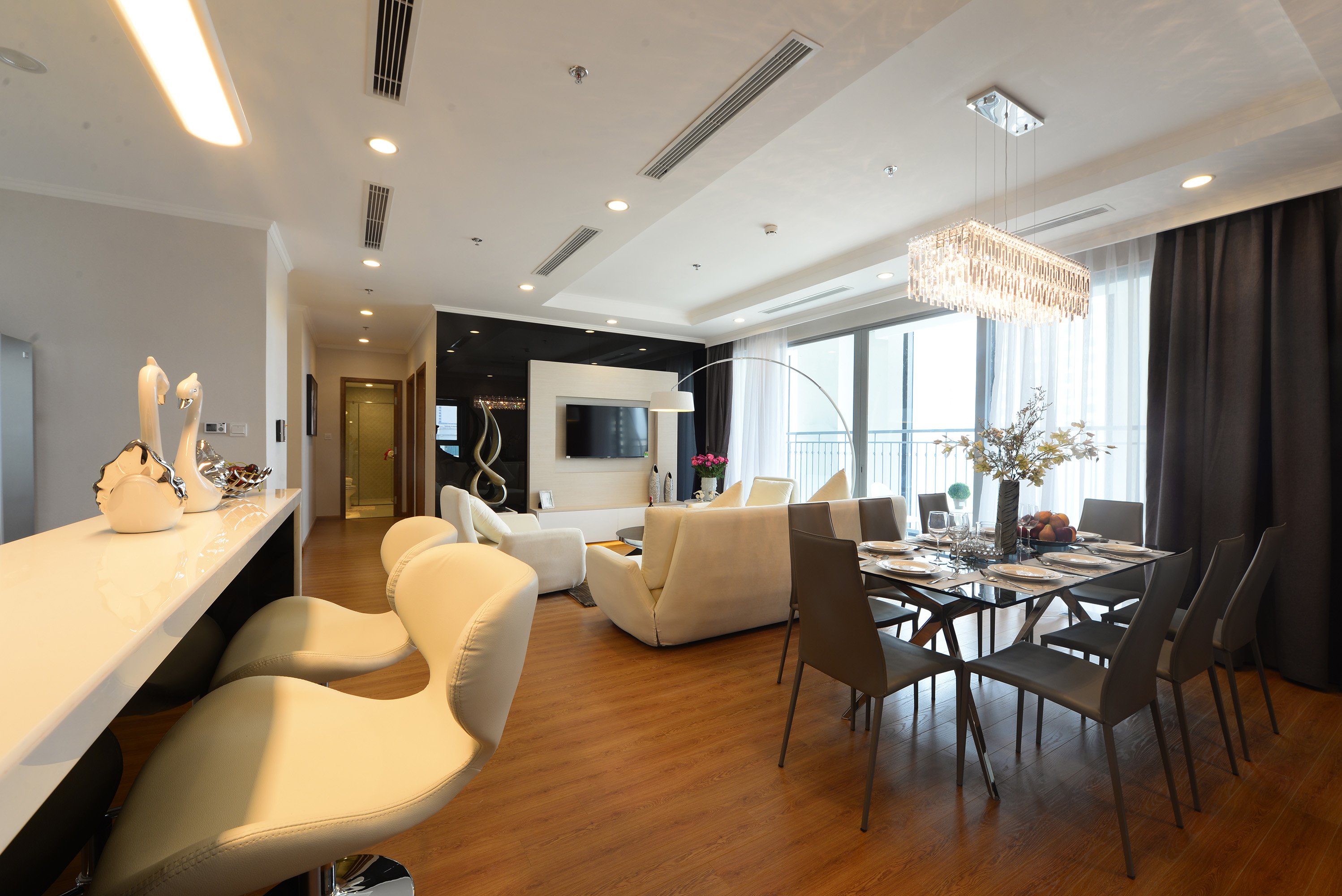 Bán căn hộ 2PN Times City T4, full nội thất xịn, dt 76m², tầng 15, có slot xe vĩnh viễn